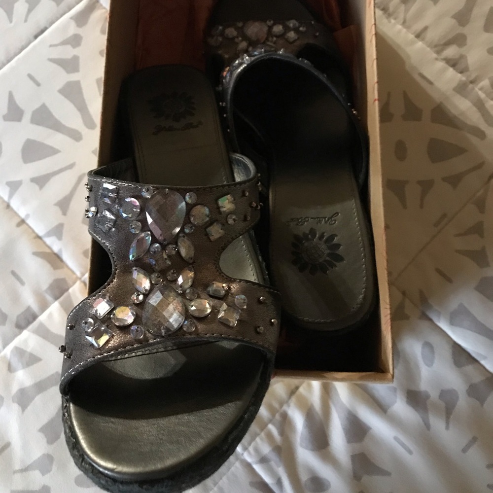 Yellow Box 2” heel sandal